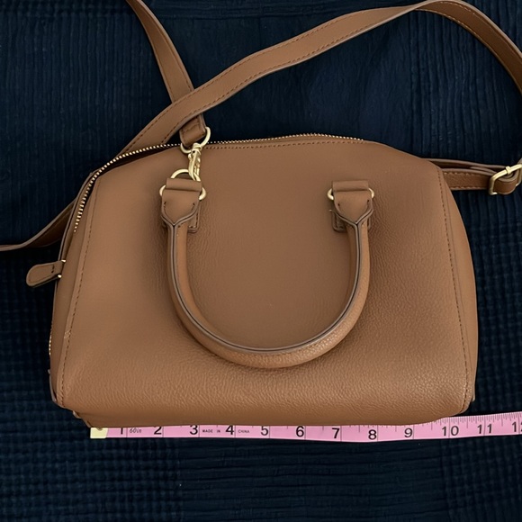 Uniqlo tan purse - Picture 8 of 12
